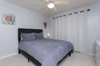 In Home Games, Gym, & Movie Room+Free Pool Access! - バルコニー