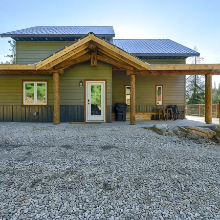 Lazy Dog Lodge, Hot Tub, AC & Activities Near Black Hills