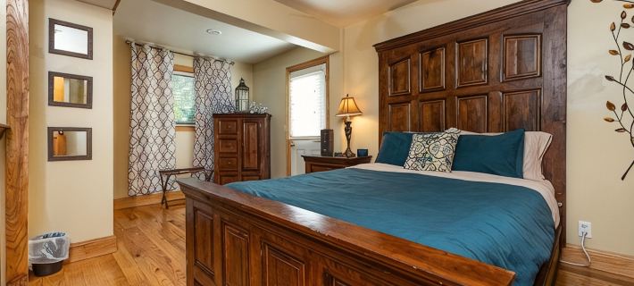 JACUZZI SUITE 2 Queen Beds Private and Romantic! Hotele w: Dubuque County