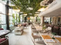 فور هيلز هوتل Hotels near برج الساعة