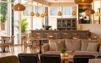 Royal Plaza Hotel - 3-Star