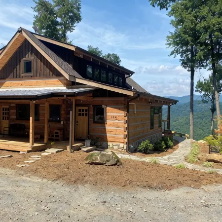 Appalachian Rainforest Oasis- breathtaking views surrounded by National Forest