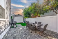 Bayside Heated Salt Water Pool & Hot Tub Oasis - Boutique