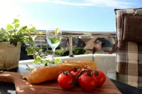 1A apartment, 2-4 people, very close to the beach, central, large garage, family friendly - بوتيك