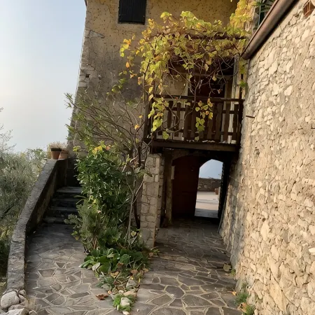 Romantisches Rustico mit Traumhaftem Seeblick in Sehr Ruhiger Lage