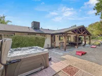 Hot Tub - Game Room - Fire Pit - 20 Min 2 Yosemiteev Charger Level 2 - 4-Sterne
