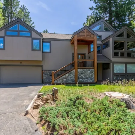 10 Sharc/Basketball ct/AC/Private Hot Tub+Bikes +Snow Sleds