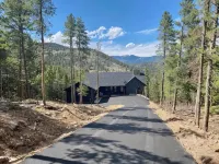 PET-FRIENDLY LUXE Mtn Retreat, Hot tub, Firepit w/EPIC views, Red Rock, Rafting - Boutique
