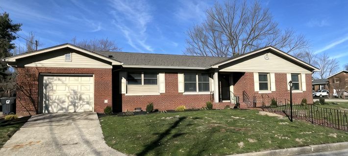 Westwood Luxury Ranch Home includes washer/dryer Hotels in Madison County
