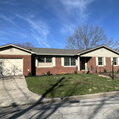Westwood Luxury Ranch Home includes washer/dryer