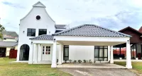 Wabi Sabi A’Famosa Villa | Private Pool - Pet friendly