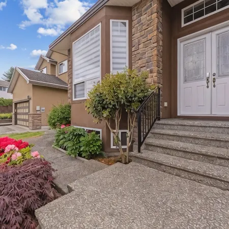 Airy 3-Bedroom Family Dwelling | Only 5 Minutes to Costco, IKEA & T&T