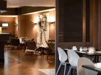 New Hotel Charlemagne Hotels near Cinquantenaire Park