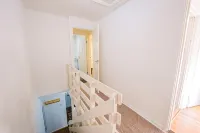 3 BR House with Free Parking, Garden & Fast WiFi - 2つ星