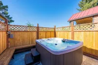 Rainforest Tiny Home Retreat: Retro - Boutique