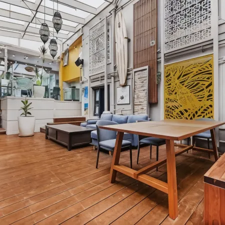 London Gate Backpackers Hostel