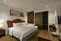 The Marron Hotel - Pools