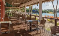 NEW! Remodeled studio just Steps from Beach, Pool, and Restaurants! - 2-Star