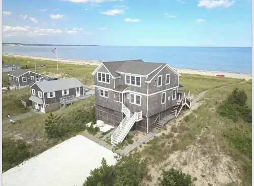 Luxury Beachfront Cottage - 4-Star
