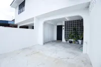 Casa Celia - [Pet Allowed] Private parking studio by VCR -  case vacanza in affitto