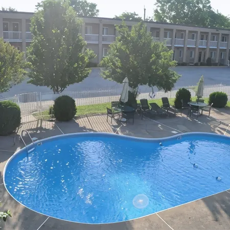 Super 8 by Wyndham Windsor/Dougall