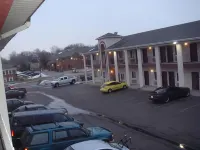 Townhouse Inn & Suites Omaha