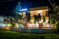 Savas Rooms Hotels in Anatolikos Selinos