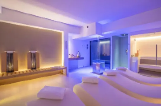 โรงแรมจิแบร์ตี แอนด์ สปา