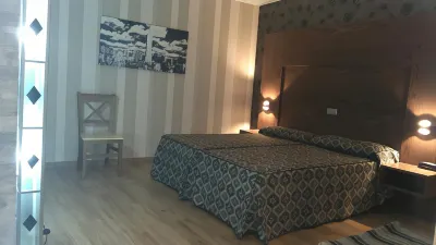 Hotel Ideal فنادق في Villarrobledo