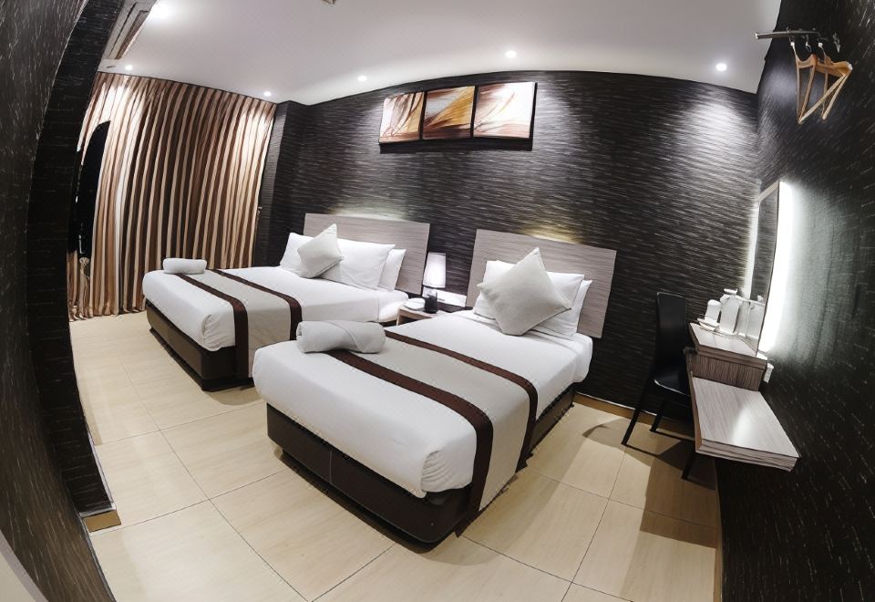 1. 히어 호텔 조호..