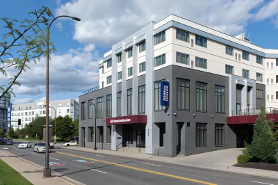 Hilton Garden Inn Minneapolis University Area Hotel dekat University Recreation and Wellness Center