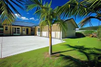 Captain Cook Motor Lodge - Beach