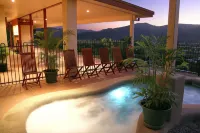 The Summit Rainforest Retreat Hotels in Yungaburra