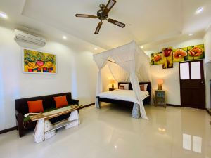 Solaluna Beach Homestay