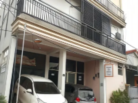 Ganeta Homestay Syariah Hoteles en Gedangan