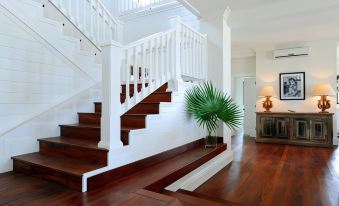 Alfred House 5 Bedroom Home