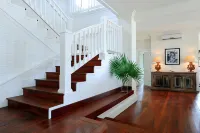Alfred House 5 Bedroom Home
