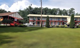 Econo Lodge Inn & Suites Lake Harmony - Pocono Mountains Area
