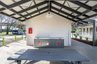 Barwon River Holiday Park Hotels in Belmont