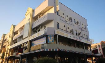 Aristo Hotel 81