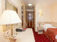 โรงแรมอะมัคส์ พรีเมียร์ โรงแรมในเปียร์ม