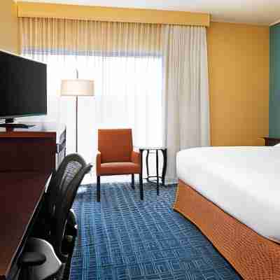 Fairfield Inn & Suites Cincinnati North/Sharonville Rooms