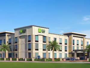 Holiday Inn Express & Suites Gulf Breeze - Pensacola Area