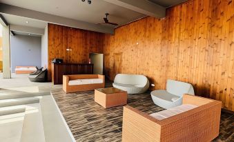 Mazarine Surf Suites Hiriketiya