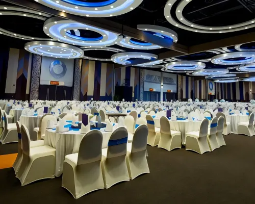 Bangsaen Heritage Hotel Отели рядом с достопримечательностью «Пляж Воннапа»