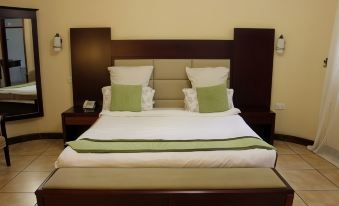 Chamba Valley Exotic Hotel - Housity