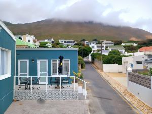 Boulders Beach Hotel, Cafe and Curio Shop