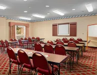 La Quinta Inn & Suites by Wyndham Fairborn Wright-Patterson Hotels in Fairborn