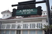 Classic 2Br Apartment at Mekarwangi Square Cibaduyut Hotels in Dayeuhkolot