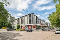 Sleep & Go Brussels South Hotel dekat Les Zievereirs